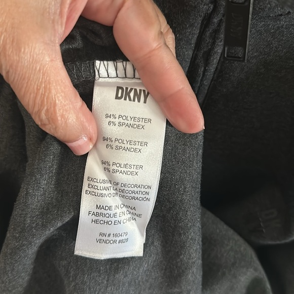 DKNY Charcoal Gray Sweatshirt sz M - Picture 15 of 16